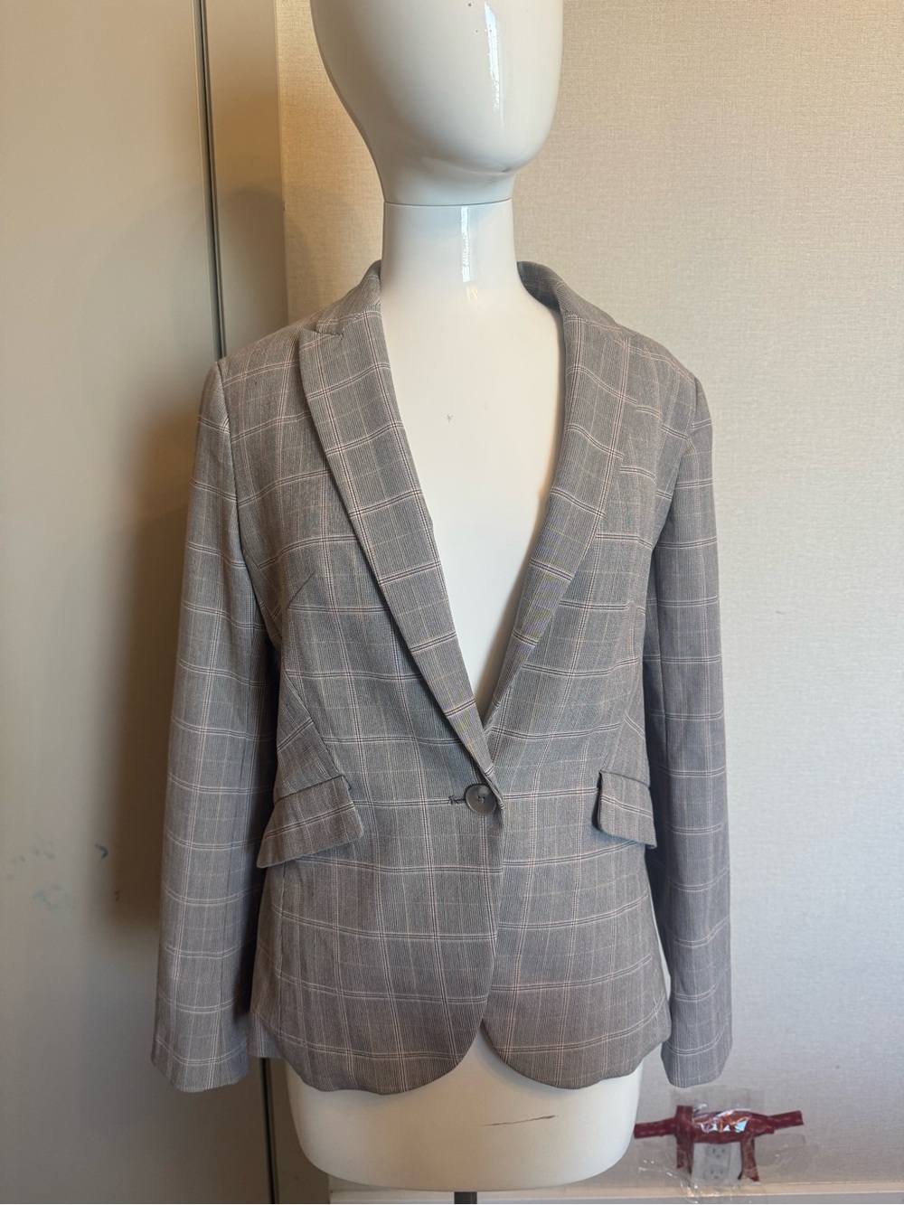 Express Women's Taupe Plaid Single-Button Blazer - Picture 5 of 7